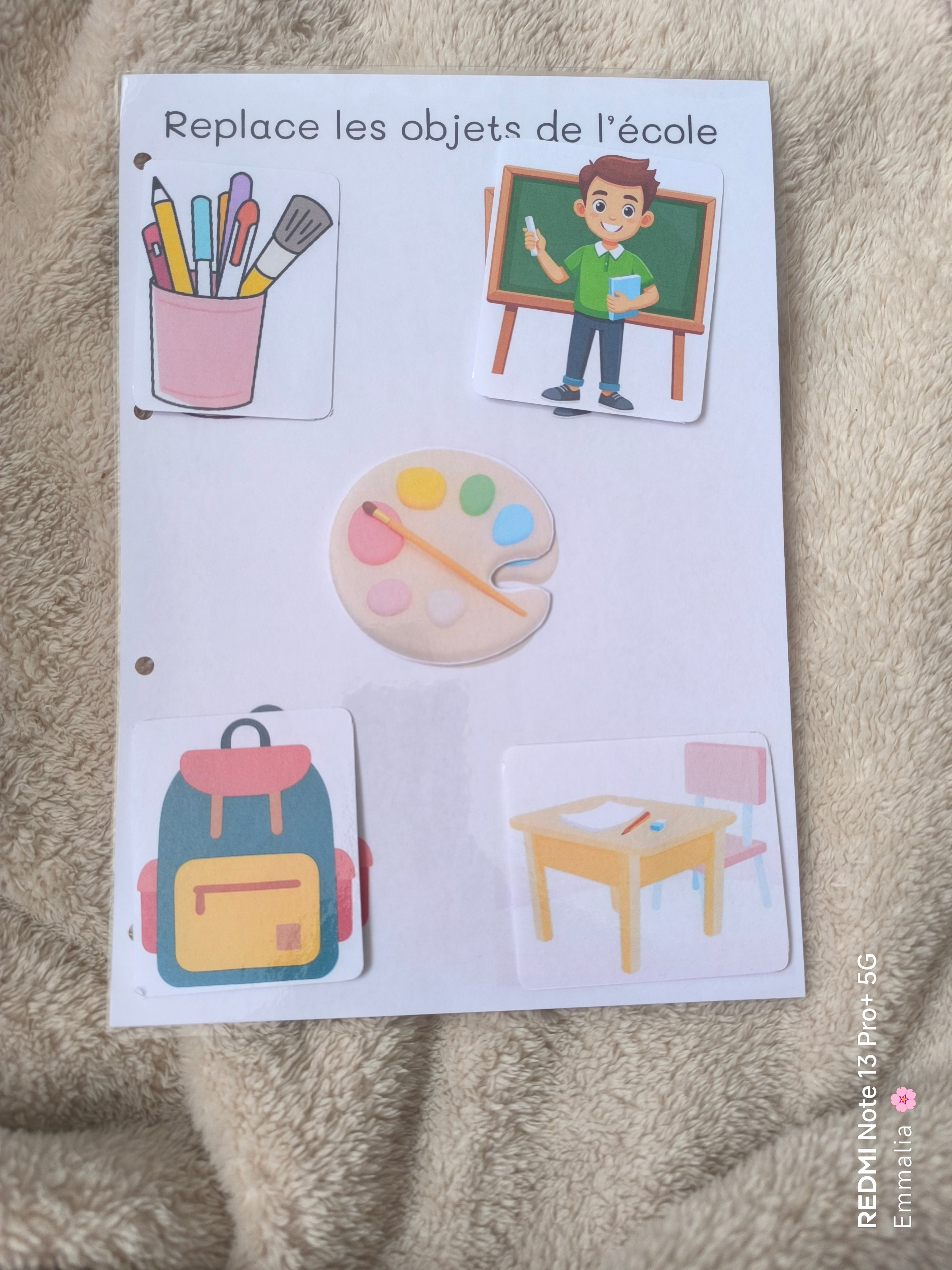 Replace les objets (école)